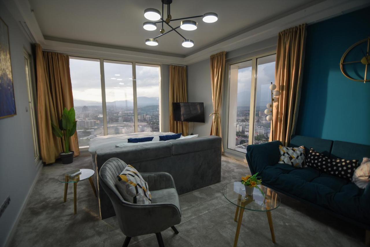 Sky Deluxe 2 Fitness & Spa Szkopje Kültér fotó